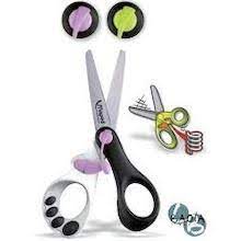 TIJERA ESCOLAR KOOPY PEQUEÑA HUELLA COLORES 137910